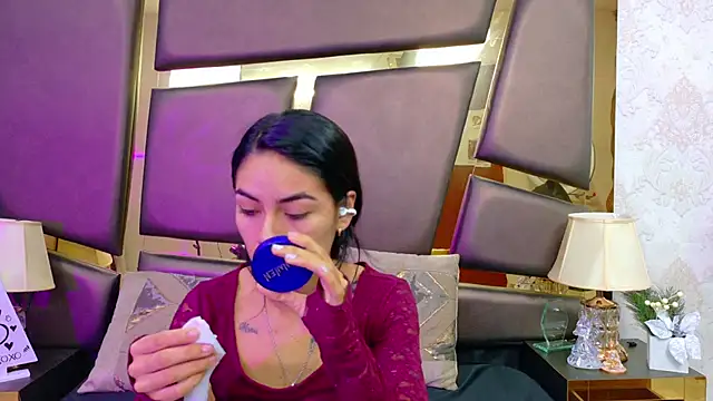 NicoleEsposito online show from 17, 2, 2026