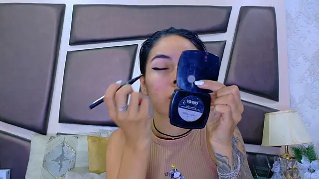 NicoleEsposito online show from 28, 4, 2026