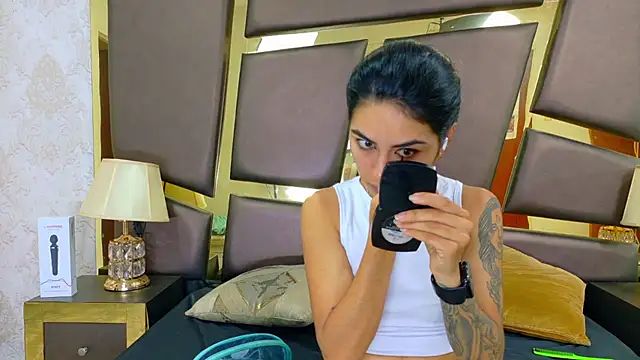 NicoleEsposito online show from 3, 2, 2026