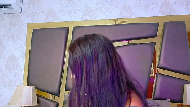 NicoleEsposito online show from 25, 11, 2025