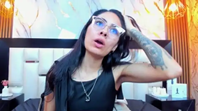 NicoleEsposito online show from 15, 2, 2026