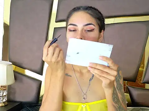 NicoleEsposito online show from 17, 10, 2025