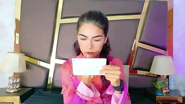 NicoleEsposito online show from 4, 10, 2025