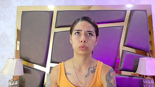 NicoleEsposito online show from 21, 10, 2025