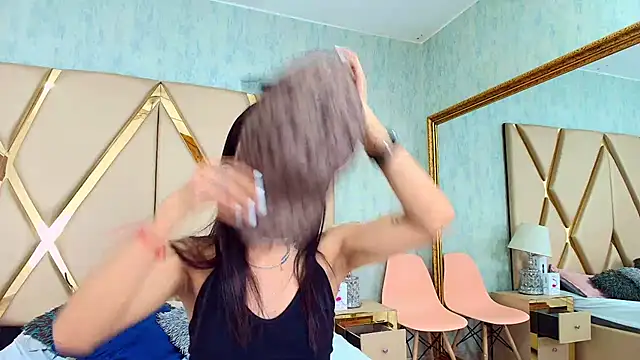 NicoleEsposito online show from 8, 3, 2025