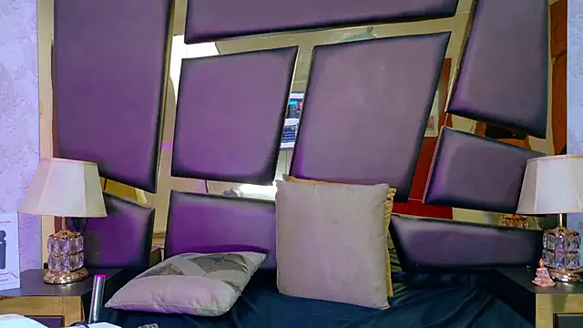 NicoleEsposito online show from 12, 2, 2026