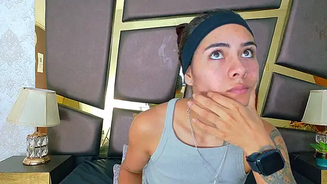 NicoleEsposito online show from 10, 10, 2025