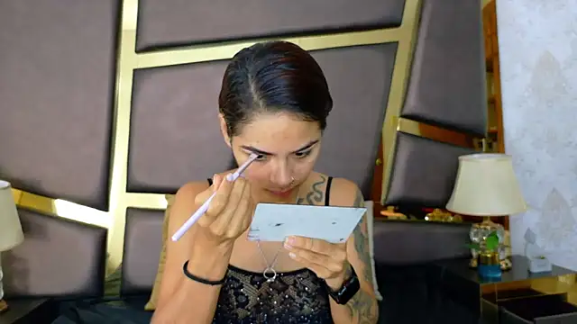 NicoleEsposito online show from 15, 10, 2025