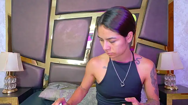 NicoleEsposito online show from 24, 11, 2025