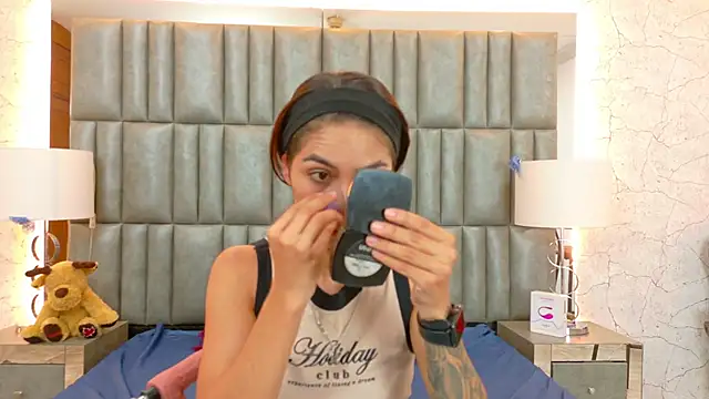 NicoleEsposito online show from 13, 1, 2026