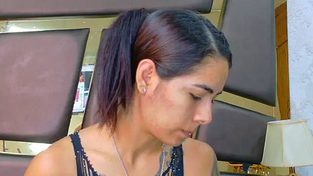 NicoleEsposito online show from 14, 11, 2025