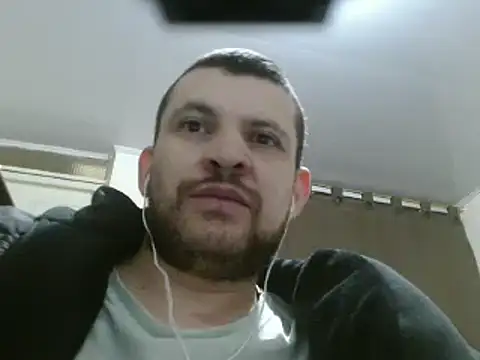 Snapshot of camiloking1720 chatting on 5, 2, 2025 camiloking1720 online show from 5, 2, 2025