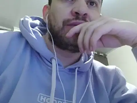 Snapshot of camiloking1720 chatting on 3, 2, 2025 camiloking1720 online show from 3, 2, 2025