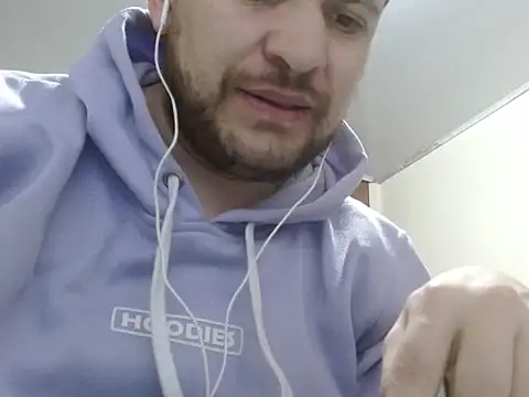 Snapshot of camiloking1720 chatting on 9, 9, 2025 camiloking1720 online show from 9, 9, 2025