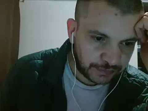 Snapshot of camiloking1720 chatting on 8, 2, 2025 camiloking1720 online show from 8, 2, 2025