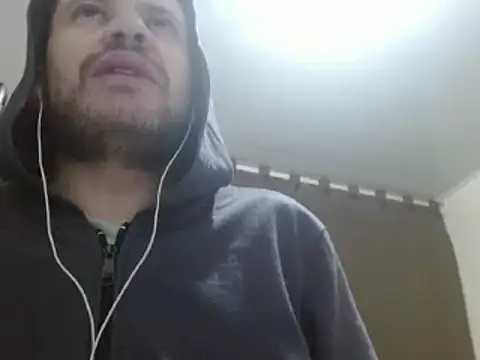 Snapshot of camiloking1720 chatting on 6, 2, 2025 camiloking1720 online show from 6, 2, 2025