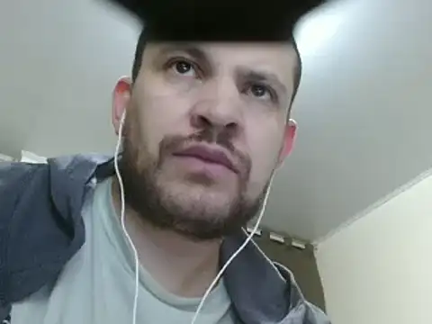 Snapshot of camiloking1720 chatting on 6, 2, 2025 camiloking1720 online show from 6, 2, 2025
