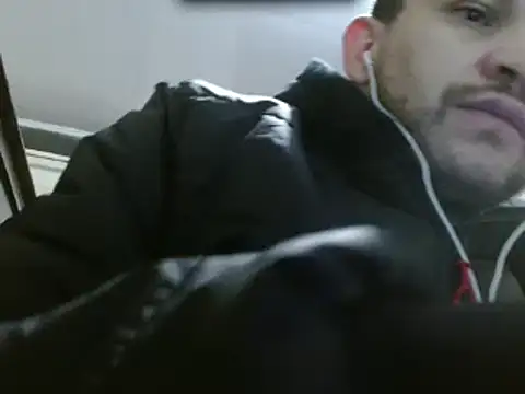 Snapshot of camiloking1720 chatting on 2, 2, 2025 camiloking1720 online show from 2, 2, 2025