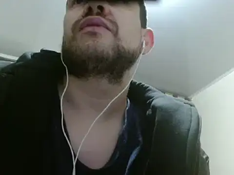 Snapshot of camiloking1720 chatting on 4, 2, 2025 camiloking1720 online show from 4, 2, 2025