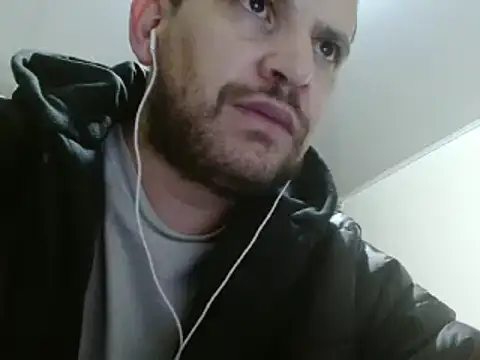 Snapshot of camiloking1720 chatting on 5, 2, 2025 camiloking1720 online show from 5, 2, 2025