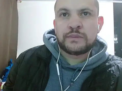 Snapshot of camiloking1720 chatting on 1, 4, 2026 camiloking1720 online show from 1, 4, 2026