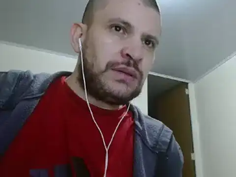 Snapshot of camiloking1720 chatting on 8, 2, 2025 camiloking1720 online show from 8, 2, 2025