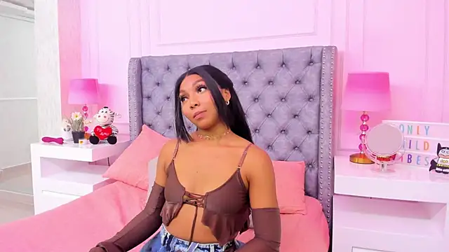 HaileeRoberts online show from 26, 2, 2025