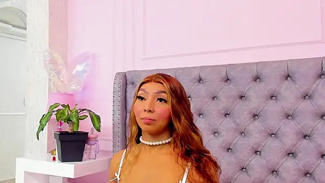 HaileeRoberts online show from 14, 6, 2026