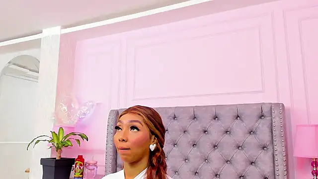 HaileeRoberts online show from 28, 3, 2026