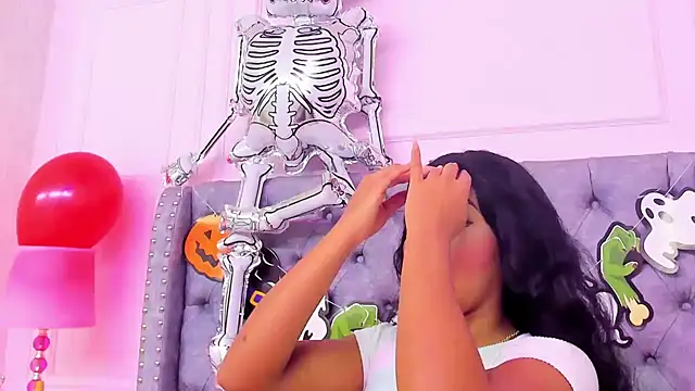 HaileeRoberts online show from 19, 10, 2025