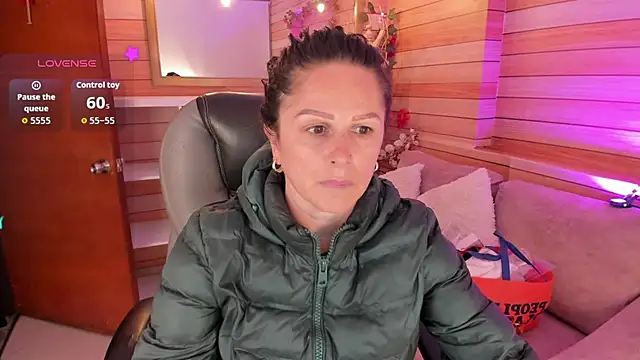 Snapshot of Victoria_collins_1 chatting on 27, 6, 2026 Victoria collins 1 online show from 27, 6, 2026