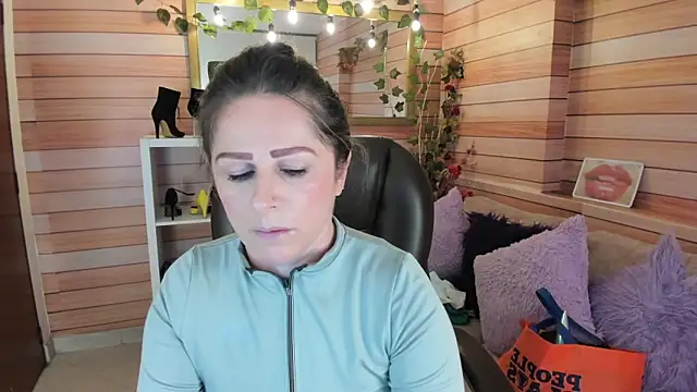 Victoria collins 1 online show from 14, 2, 2026