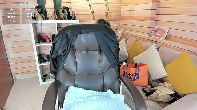 Victoria collins 1 online show from 15, 1, 2026