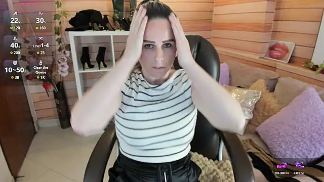 Victoria collins 1 online show from 4, 12, 2025