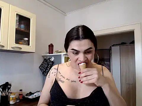 Dulce hot 23  online show from 10, 5, 2026