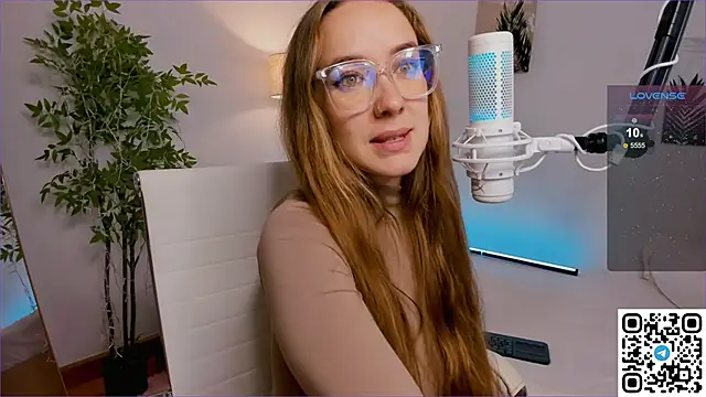 Snapshot of AngelPaull chatting on 10, 10, 2025 AngelPaull online show from 10, 10, 2025