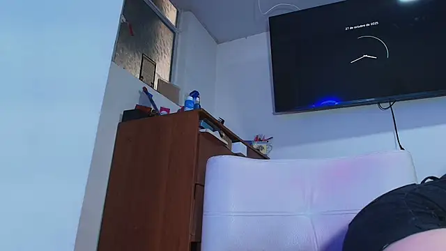 Snapshot of Maylin_2024 chatting on 27, 10, 2025 Maylin 2024 online show from 27, 10, 2025