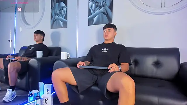 Snapshot of Cristopher_strong chatting on 22, 11, 2025 Cristopher strong online show from 22, 11, 2025