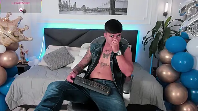 Snapshot of Cristopher_strong chatting on 20, 5, 2026 Cristopher strong online show from 20, 5, 2026