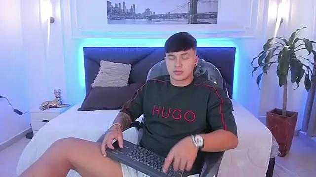 Snapshot of Cristopher_strong chatting on 30, 11, 2025 Cristopher strong online show from 30, 11, 2025