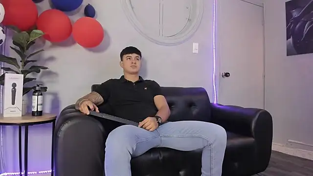 Cristopher strong online show from 19, 6, 2026