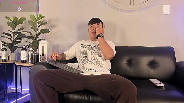 Cristopher strong online show from 8, 4, 2026