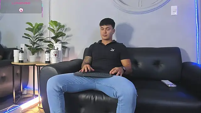 Snapshot of Cristopher_strong chatting on 2, 6, 2026 Cristopher strong online show from 2, 6, 2026