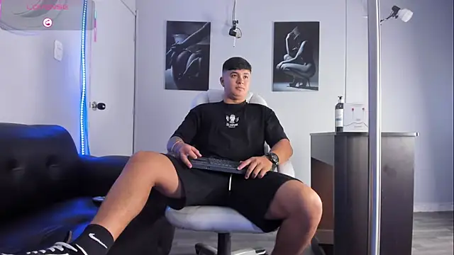 Cristopher strong online show from 18, 2, 2026