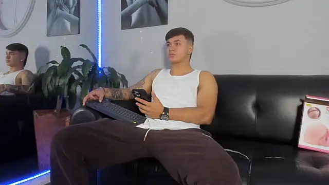Cristopher strong online show from 22, 2, 2025