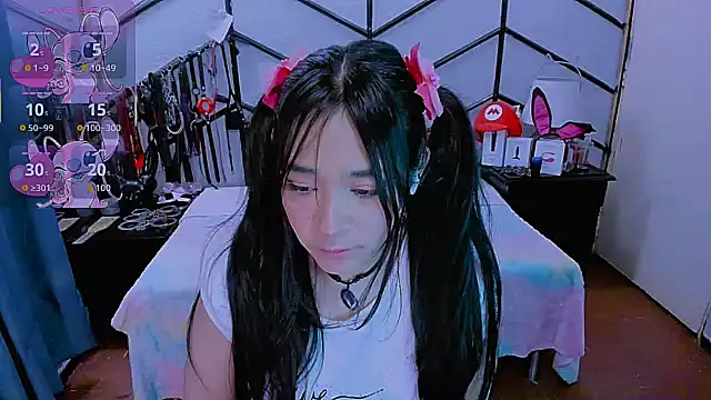 Snapshot of AlanaLuck chatting on 10, 11, 2025 AlanaLuck online show from 10, 11, 2025