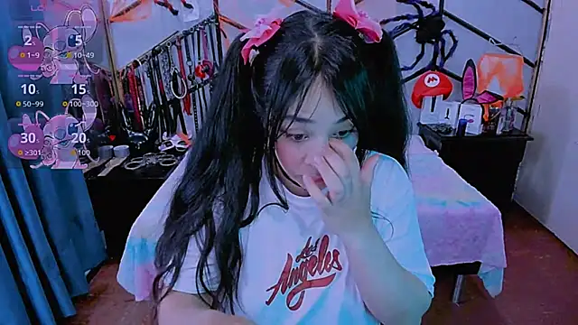 Snapshot of AlanaLuck chatting on 29, 10, 2025 AlanaLuck online show from 29, 10, 2025