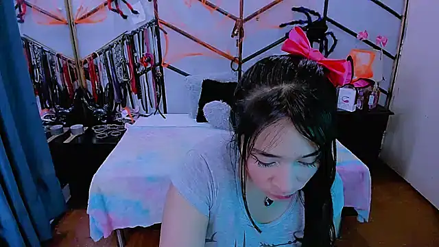 Snapshot of AlanaLuck chatting on 21, 10, 2025 AlanaLuck online show from 21, 10, 2025