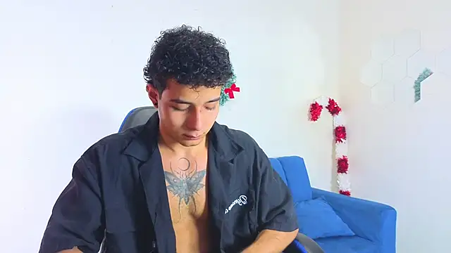 Snapshot of Demitryo chatting on 17, 12, 2025 Demitryo online show from 17, 12, 2025