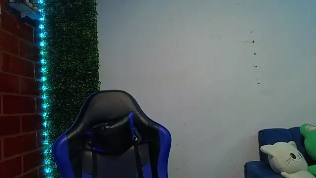 Demitryo online show from 5, 4, 2026